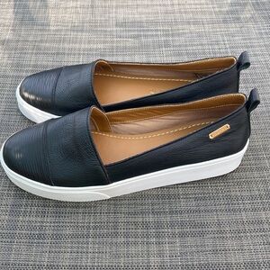 Kaanas Anthropologie Black & White Leather Flat Slip-on Sneakers Women’s Size 8